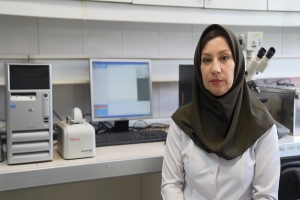 صحبت های سرکارخانم بالای گلی در ارتباط با عملکرد و کارایی دستگاه نانودراپ در آزمایشگاه های مرکزی تحقیقات پژوهشگاه ابن سینا