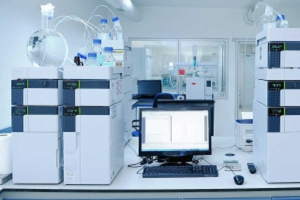 میزبانی پژوهشگاه ابن سینا از دوره کروماتوگرافی مایع با کارایی بالا